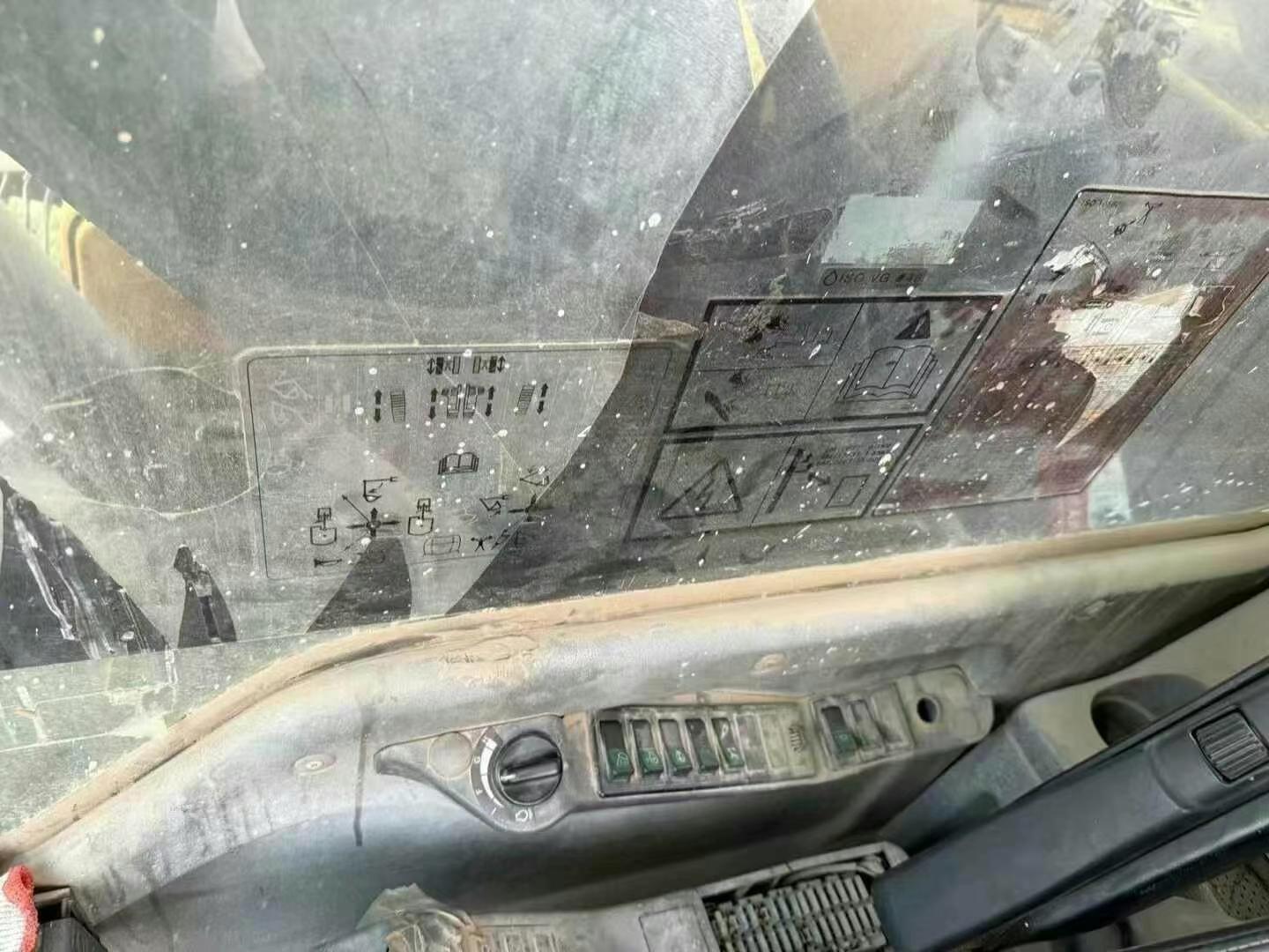 Used Volvo EW210C Excavator 2009 Model / 3