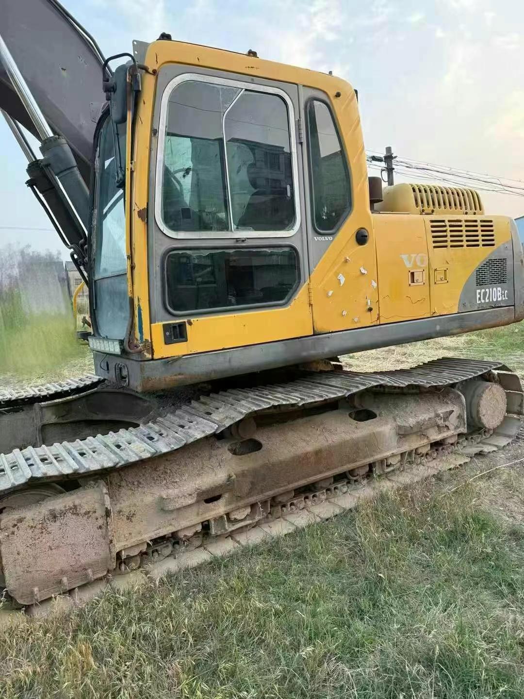 Used Volvo EW210C Excavator 2009 Model