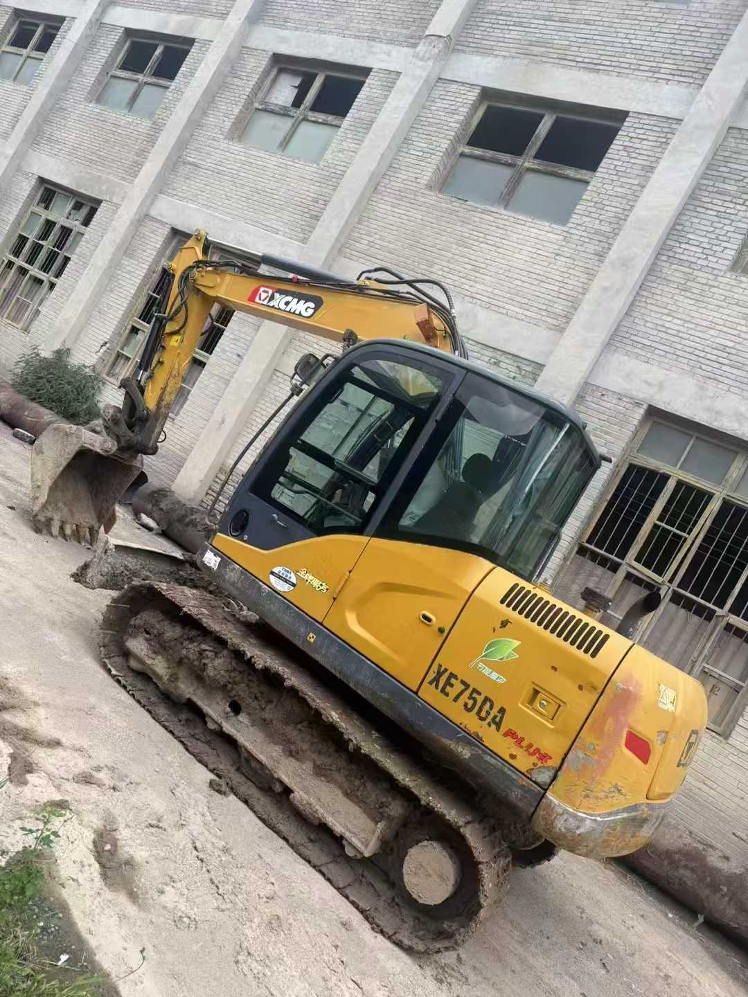 Used XCMG XE75WD Excavator 2022 Model / 8