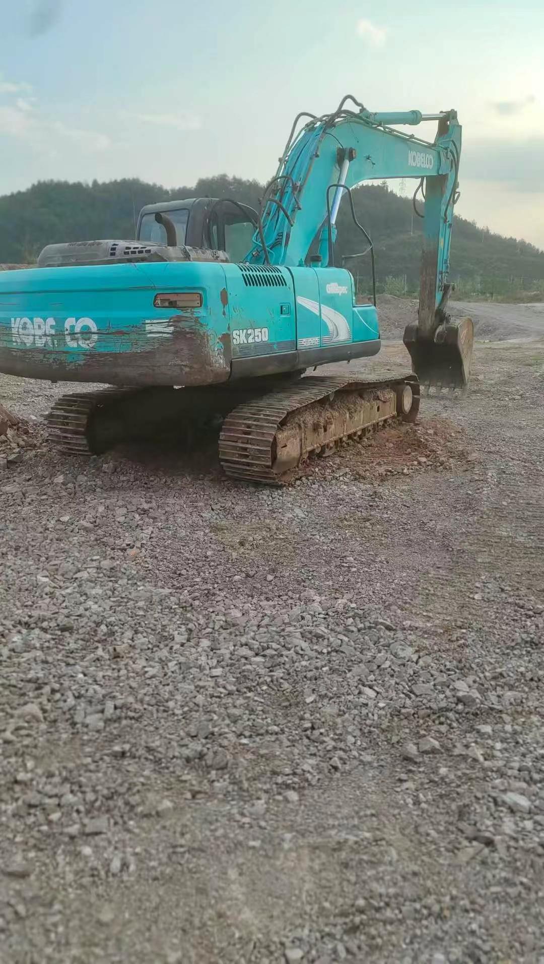 Used Kobelco SK250 Excavator 2014 Model / 3