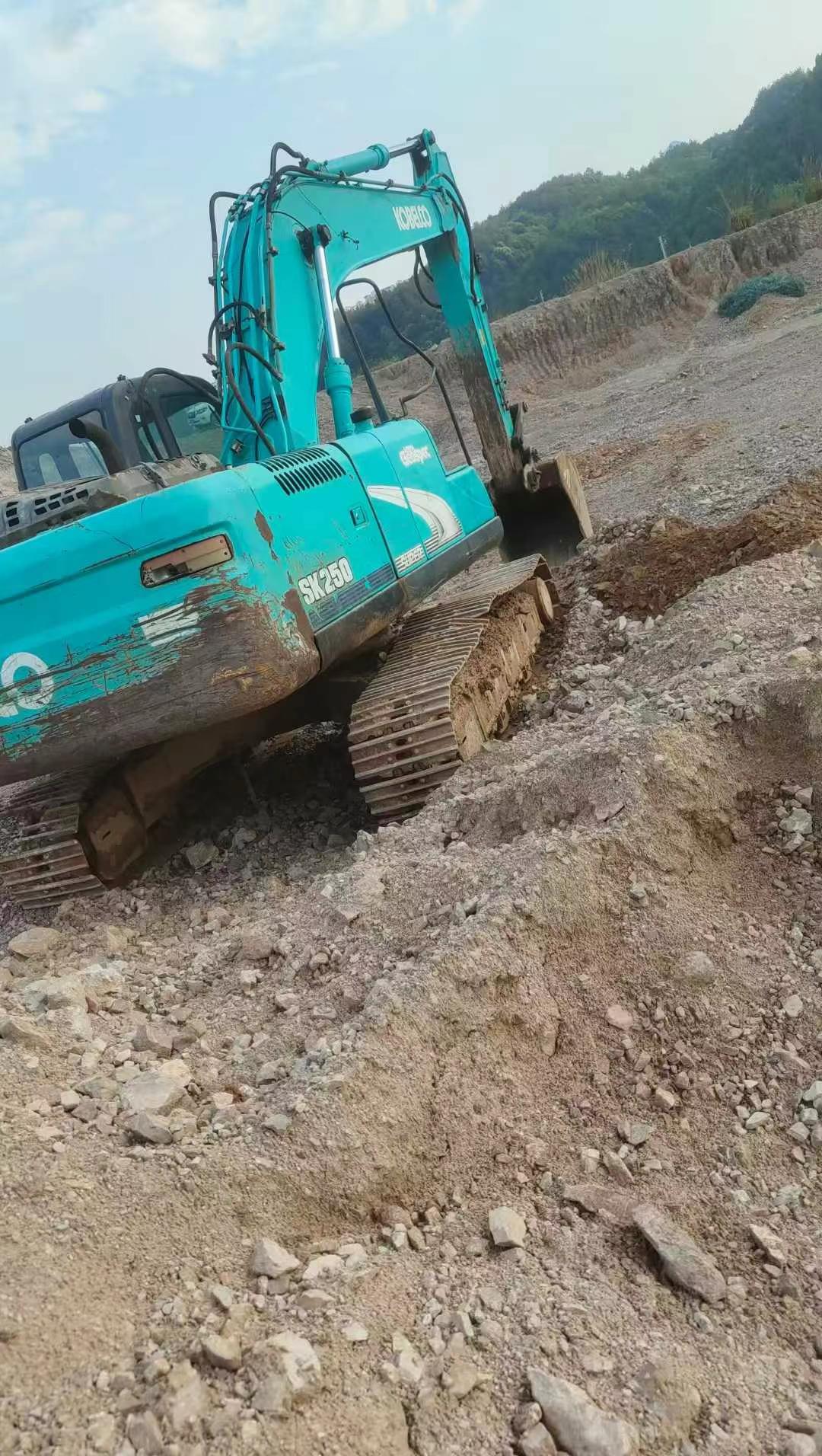 Used Kobelco SK250 Excavator 2014 Model / 6
