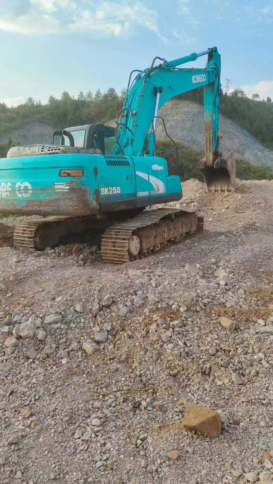 Used Kobelco SK250 Excavator 2014 Model / 2