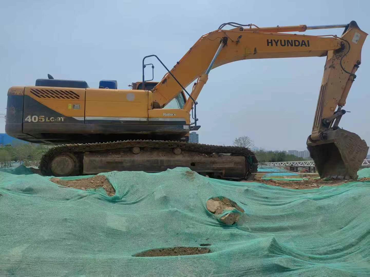 Used Hyundai R305LC-9T Excavator 2016 Model
