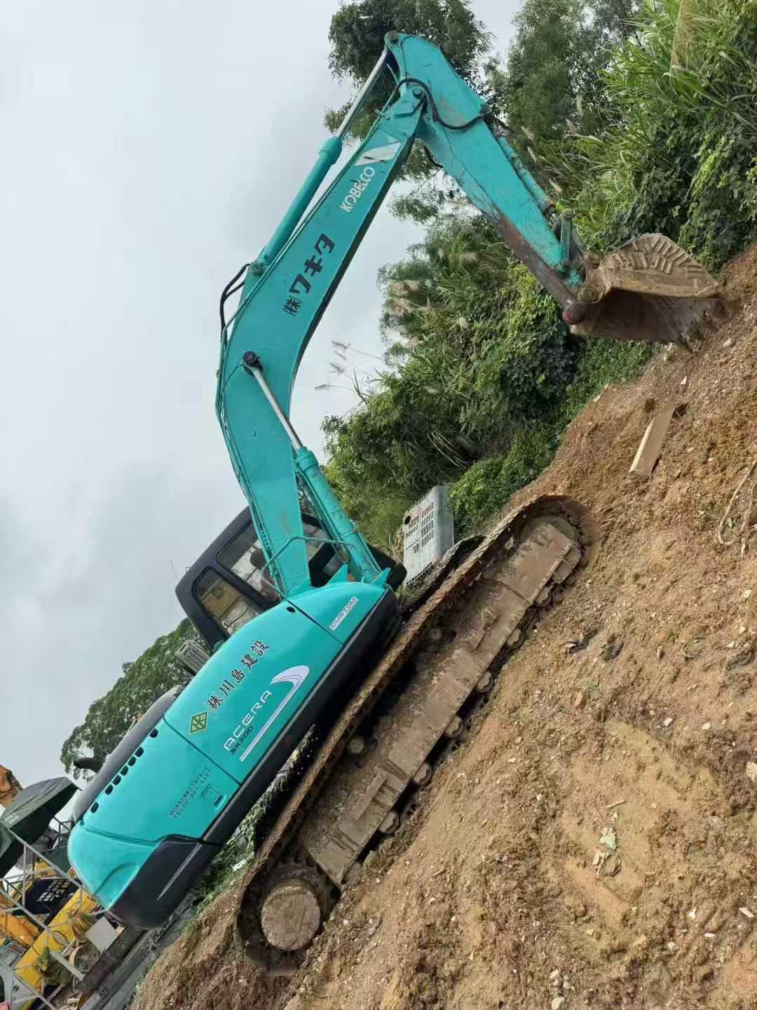 Used Kobelco SK200-5.5 Excavator 2016 Model / 2