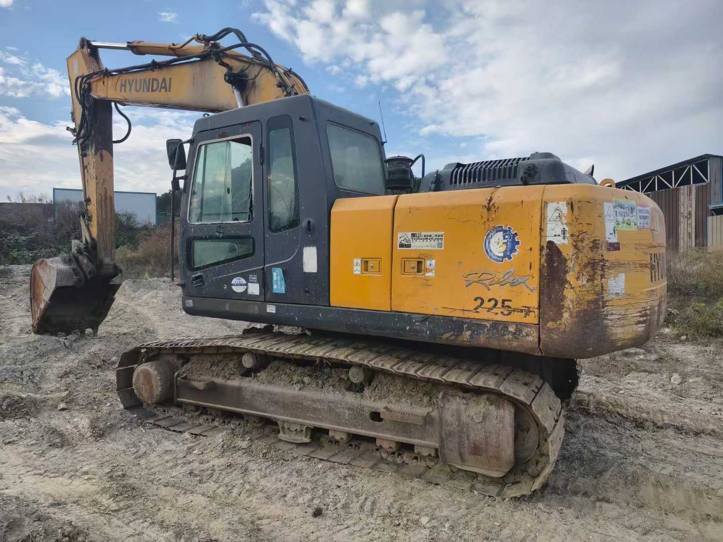 Used Hyundai R215VSN Excavator 2010 Model / 3
