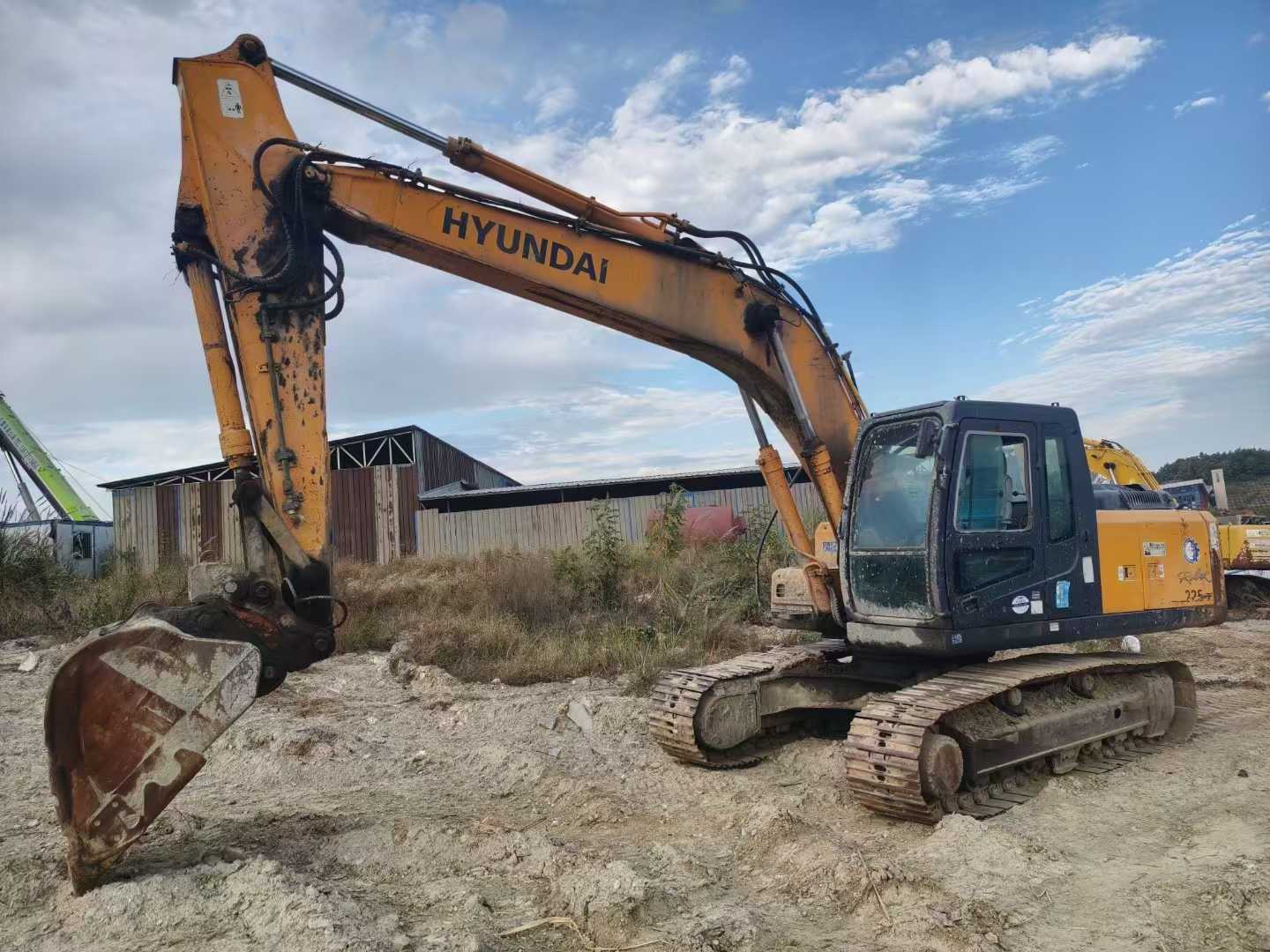 Used Hyundai R215VSN Excavator 2010 Model / 2