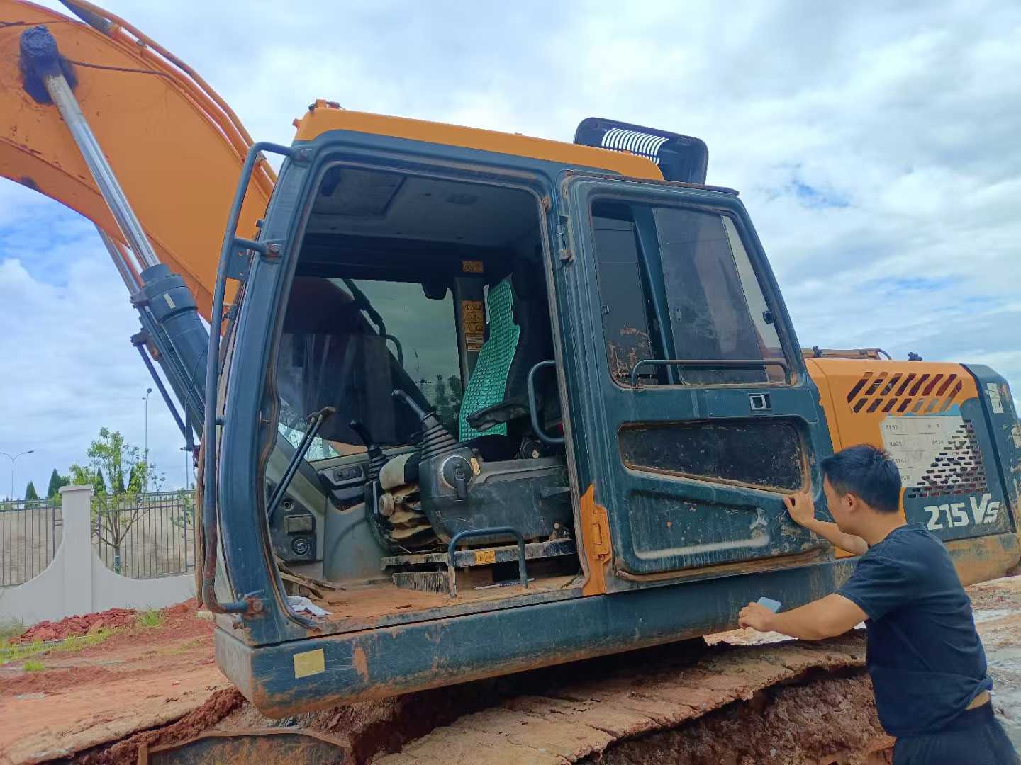 Used Hyundai R215VSN Excavator 2018 Model / 2