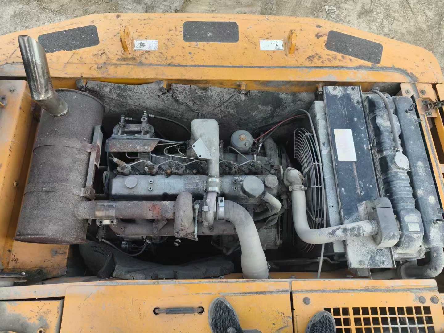 Used Hyundai R215VSN Excavator 2010 Model / 6