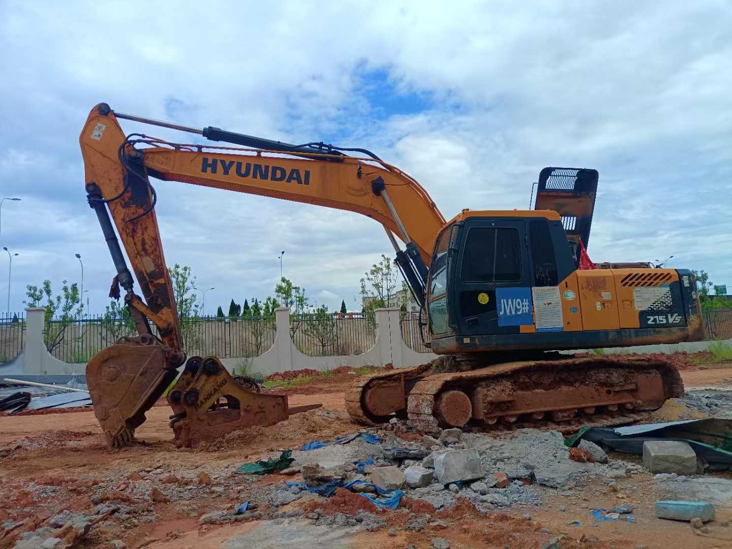 Used Hyundai R215VSN Excavator 2018 Model / 3