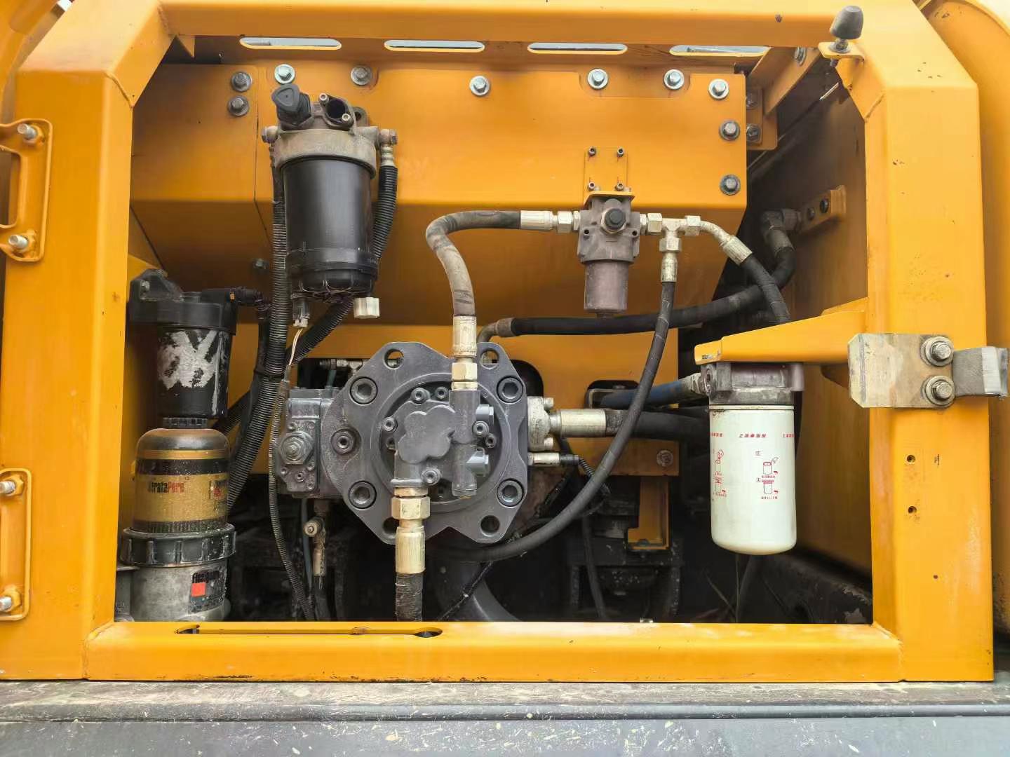 Used XCMG XE270GK Excavator 2021 Model / 4