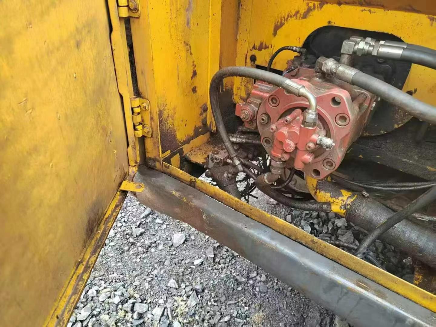 Used Hyundai R225-7 Excavator 2016 Model / 3