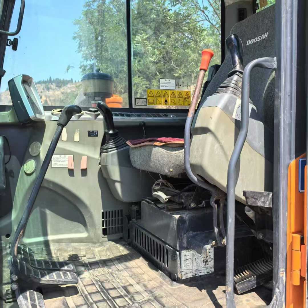 Used Doosan DX60 Excavator 2020 Model / 8