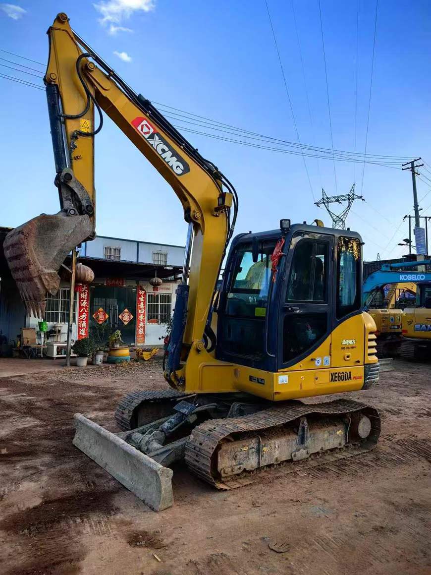 Used XCMG XE60 Excavator 2022 Model / 2