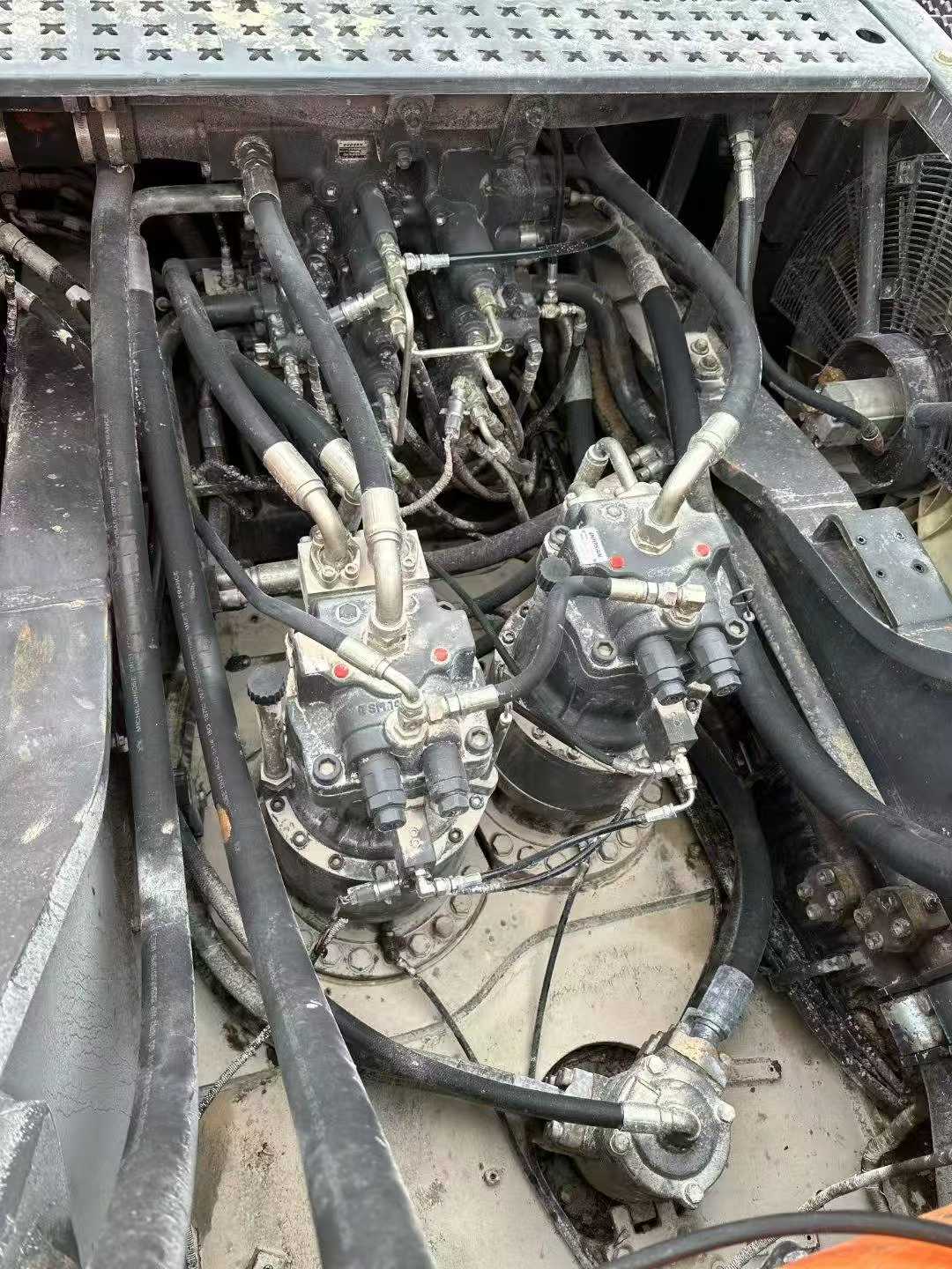 Used Doosan DX500 Excavator 2020 Model / 3