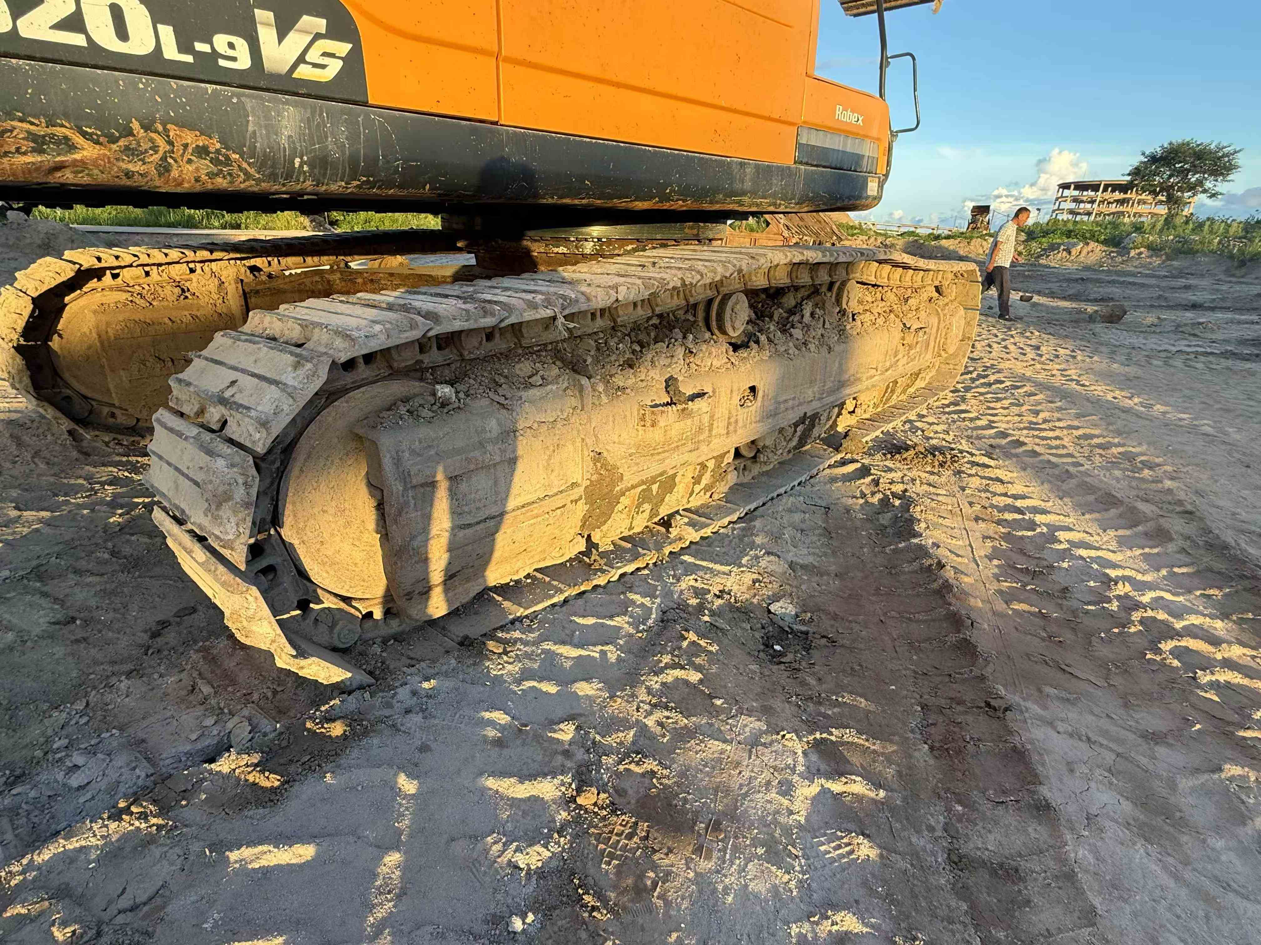 Used Hyundai R520L-9VS Excavator 2021 Model / 7