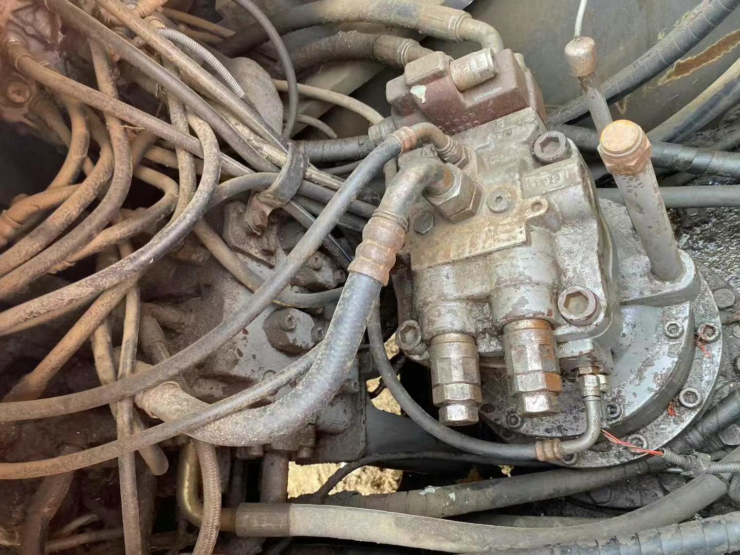 Used Hitachi ZX200-3 Excavator 2016 Model / 7