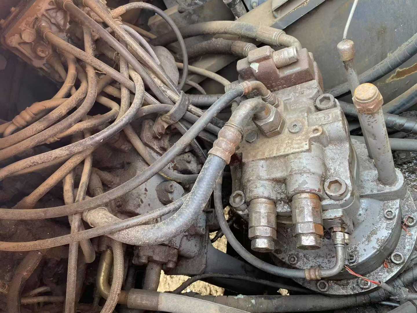 Used Hitachi ZX200-3 Excavator 2016 Model / 6