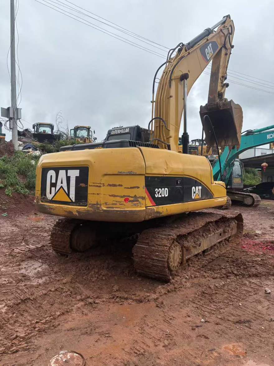 Used Caterpillar CT20 Excavator 2011 Model