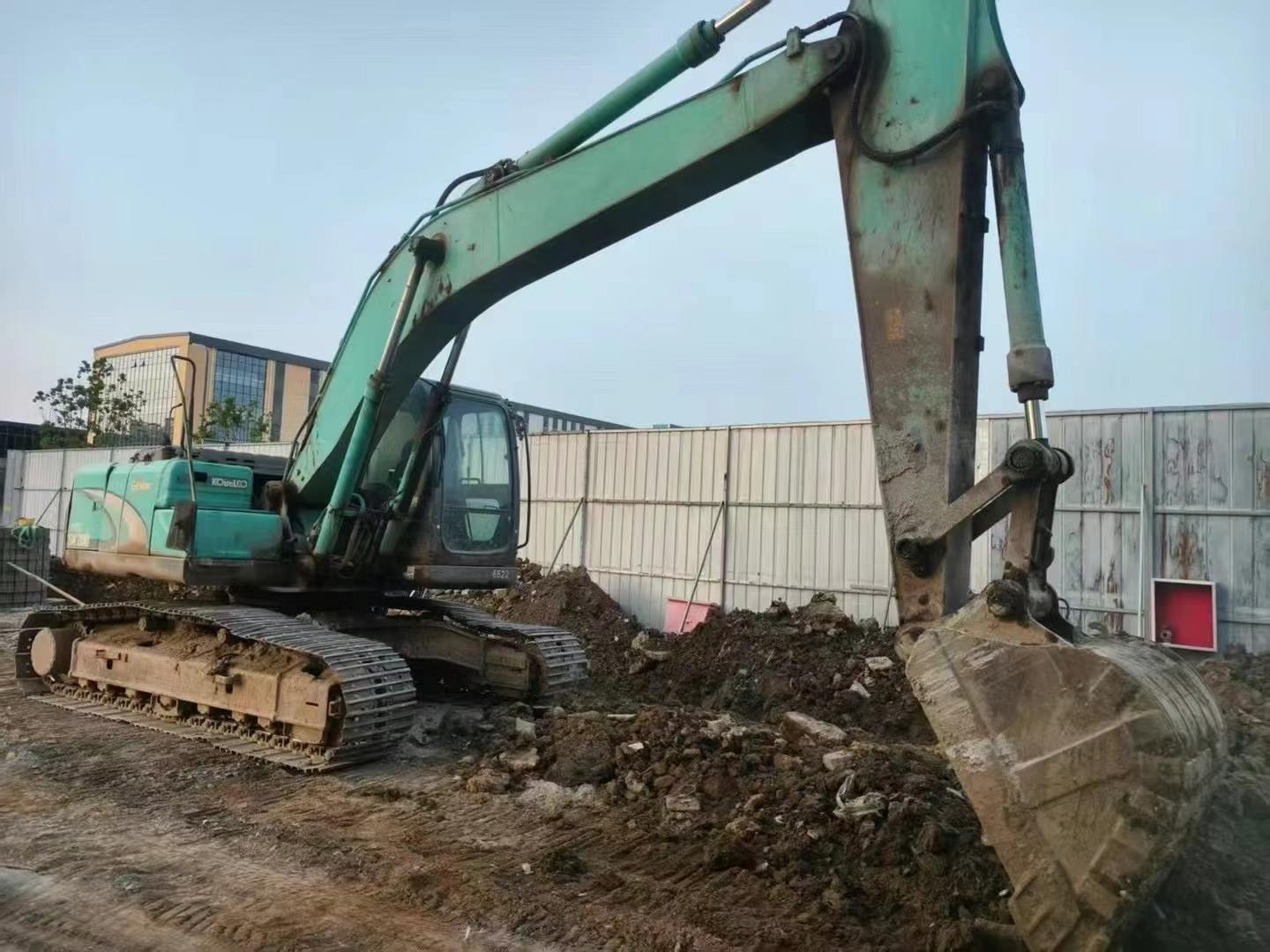 Used Kobelco SK200-11 Excavator 2016 Model / 4