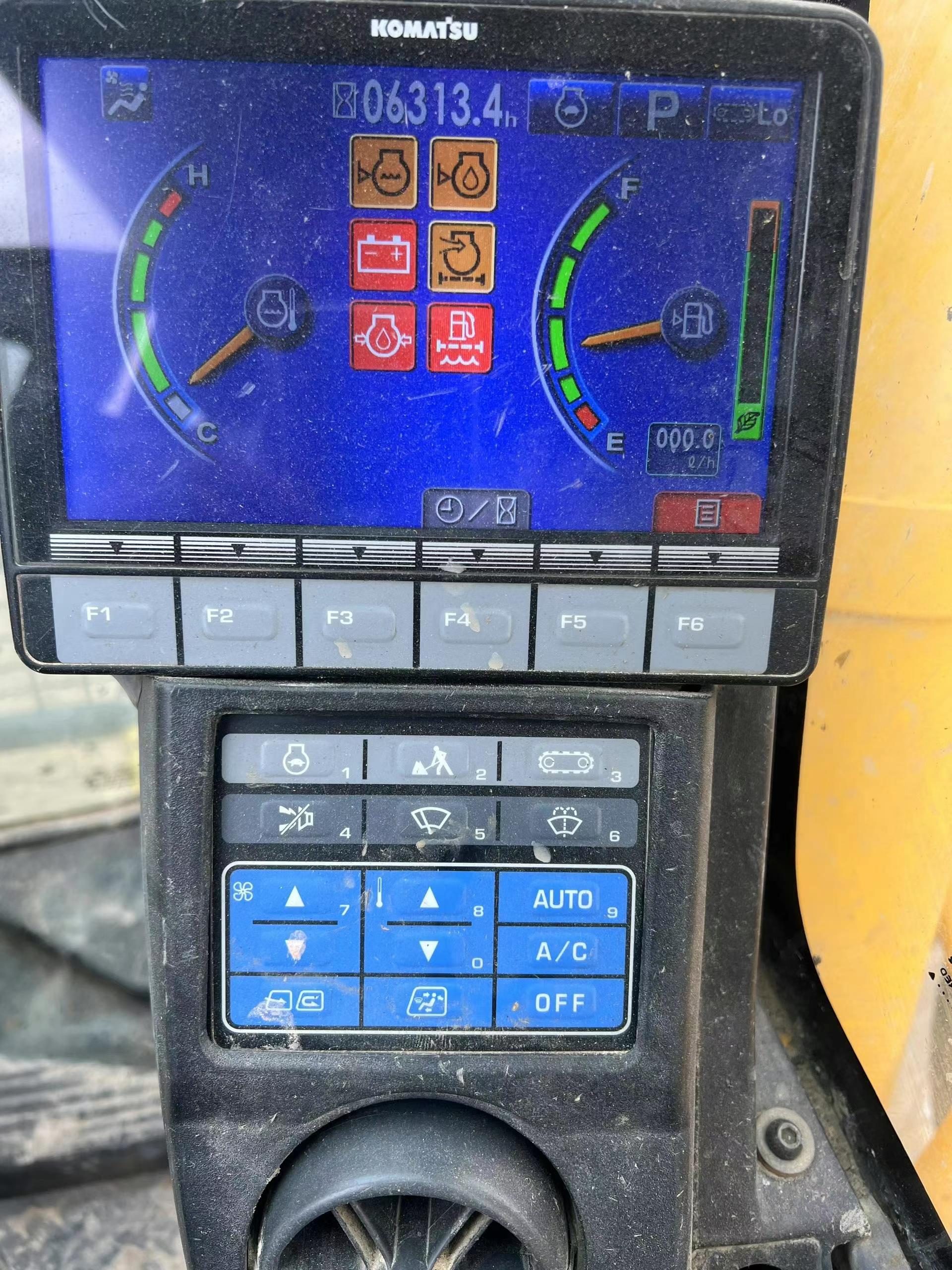 Used Komatsu PC60 Excavator 2019 Model / 8
