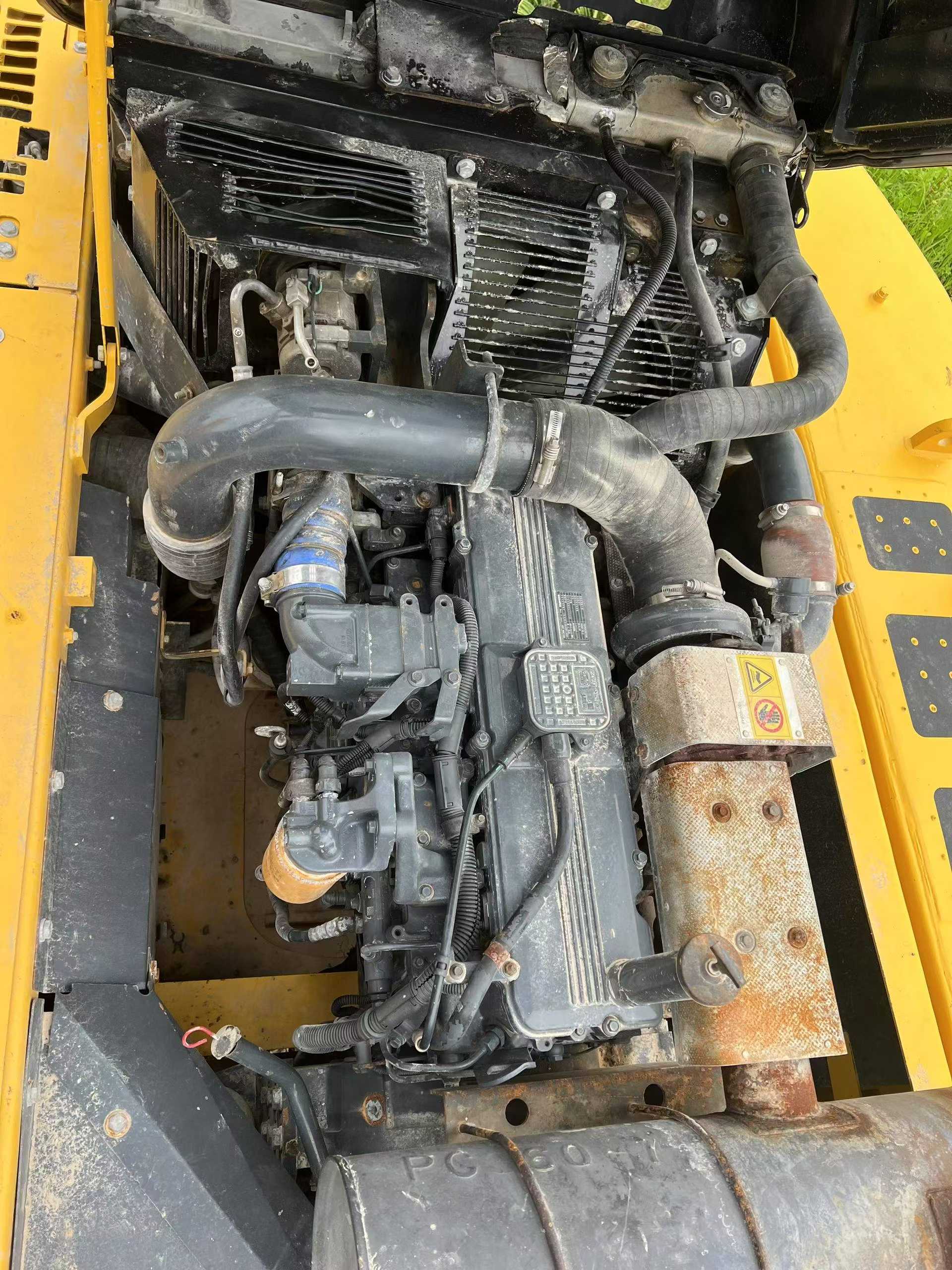 Used Komatsu PC60 Excavator 2019 Model / 3