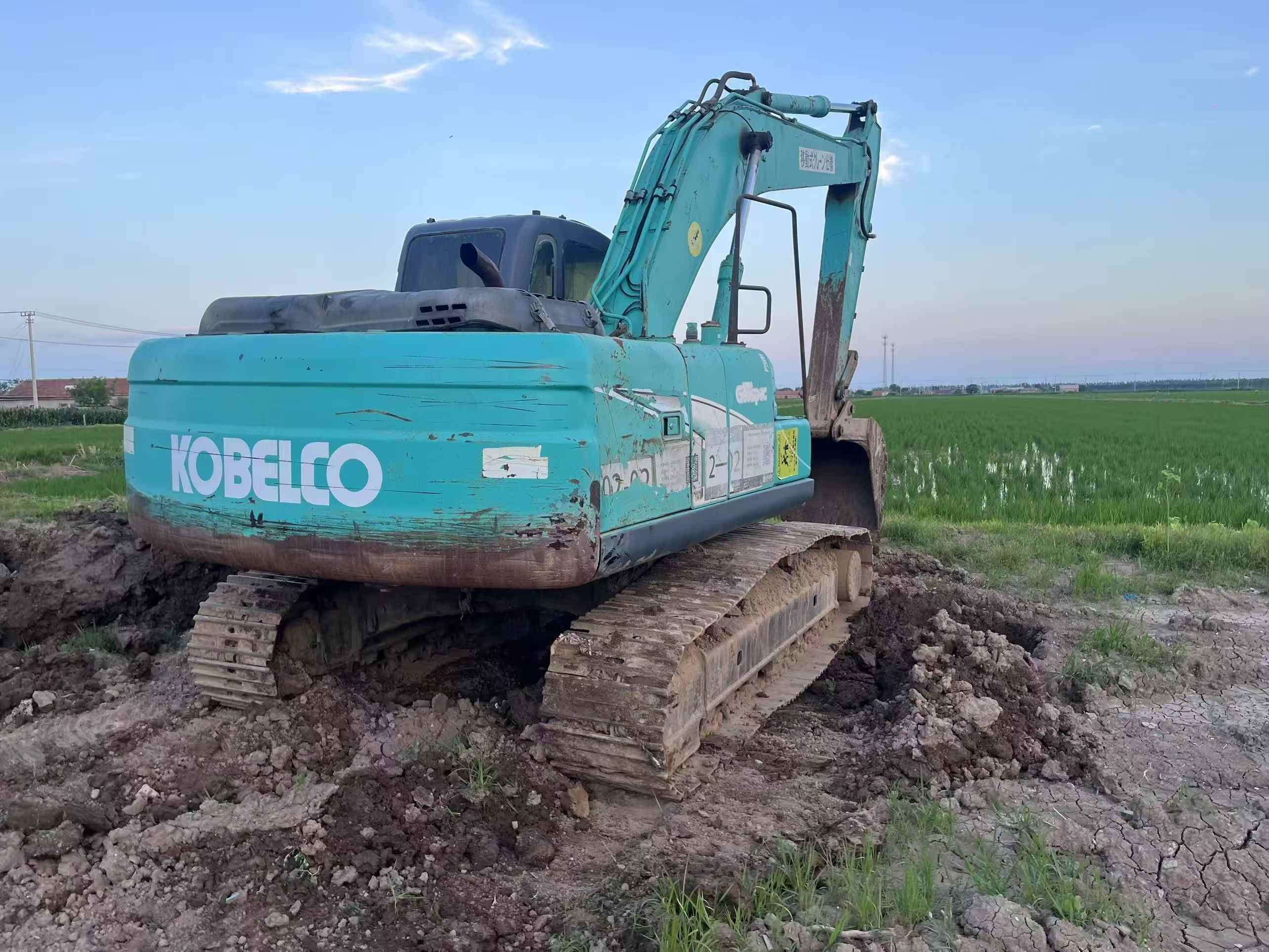 Used Kobelco SK200-11 Excavator 2016 Model / 3