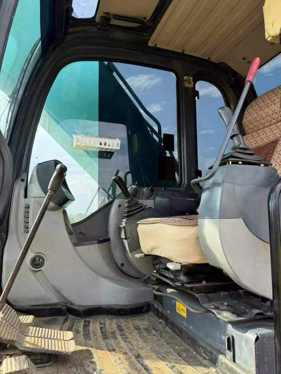 Used Kobelco SK200 Excavator 2011 Model / 9