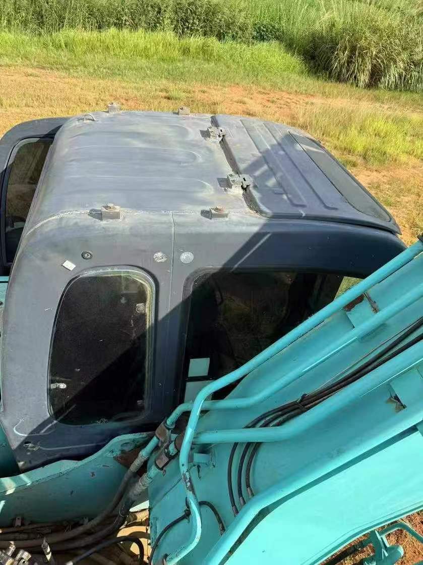 Used Kobelco SK200 Excavator 2011 Model / 8