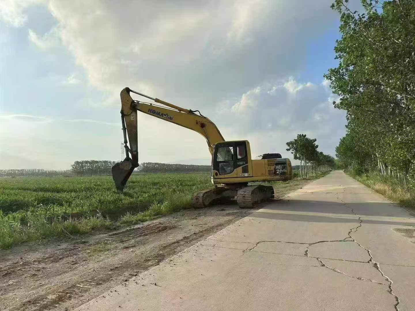 Used Komatsu PC200-8 Excavator 2016 Model