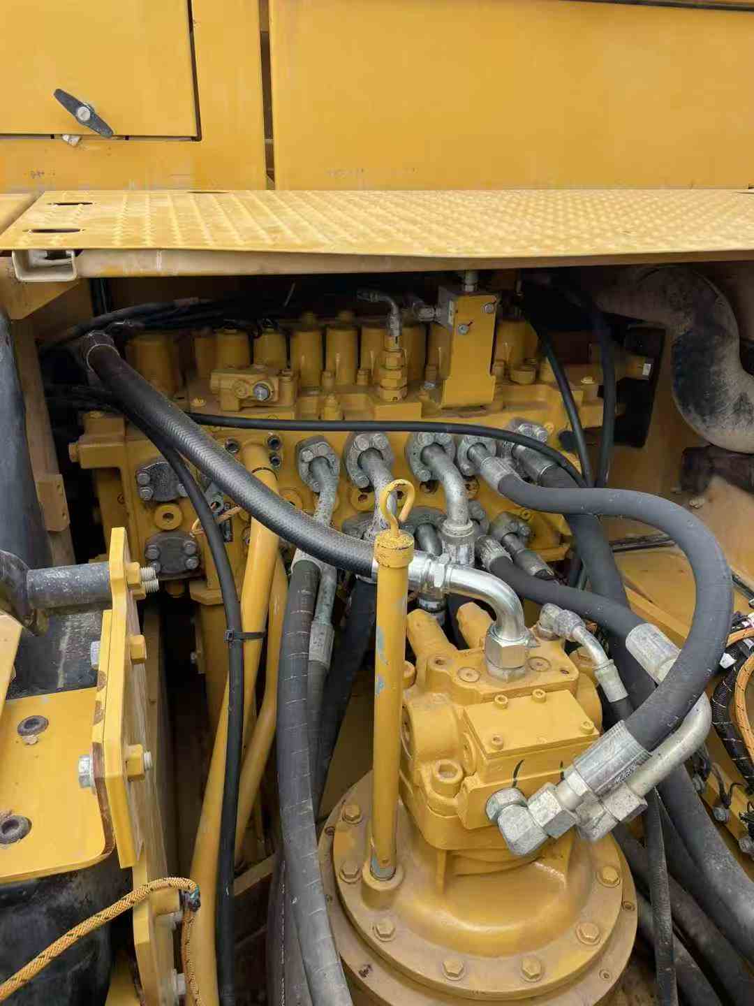 Used Caterpillar 323 Excavator 2021 Model / 5