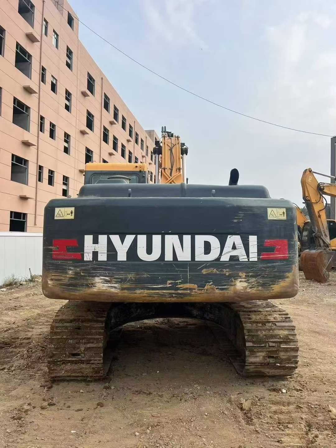 Used Hyundai R215VSN Excavator 2017 Model / 8