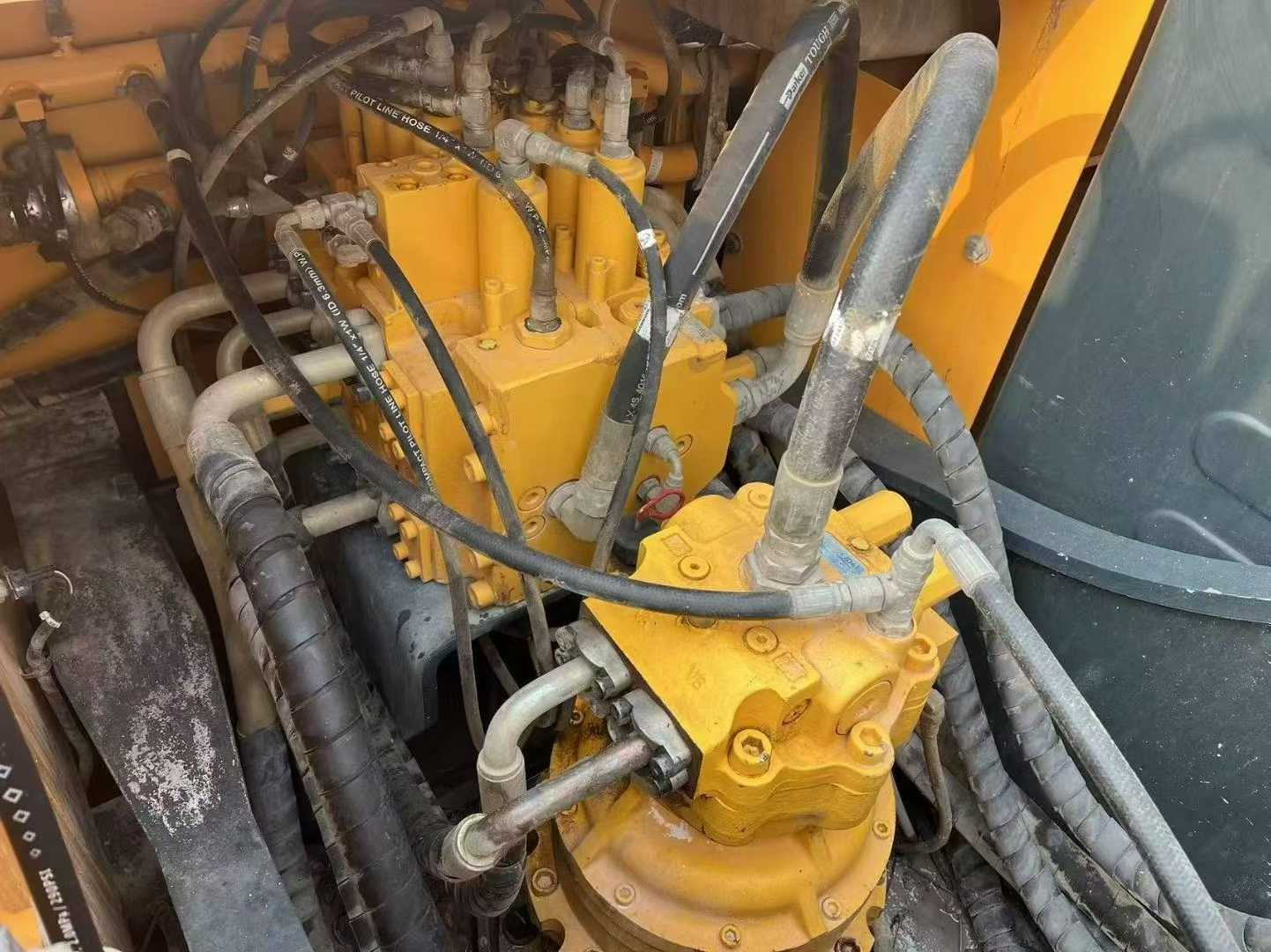 Used Hyundai R215VSN Excavator 2017 Model / 3