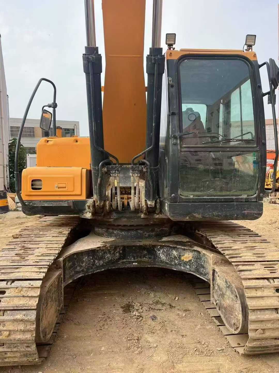 Used Hyundai R215VSN Excavator 2017 Model / 9