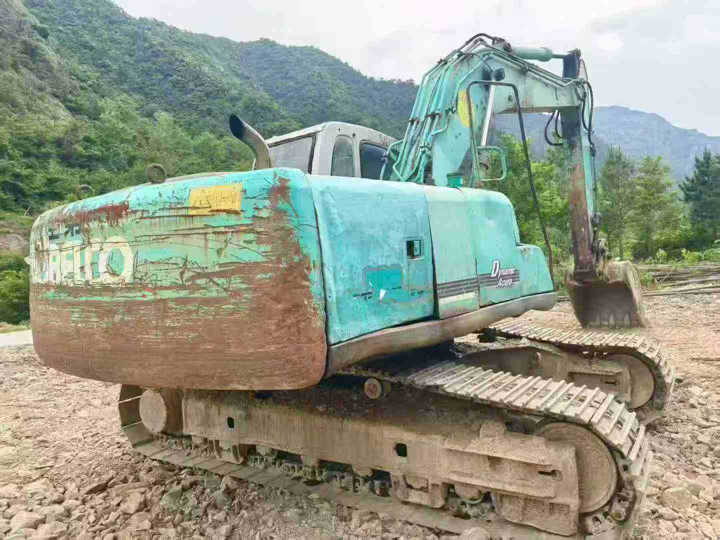 Used Kobelco SK200 Excavator 2016 Model / 2