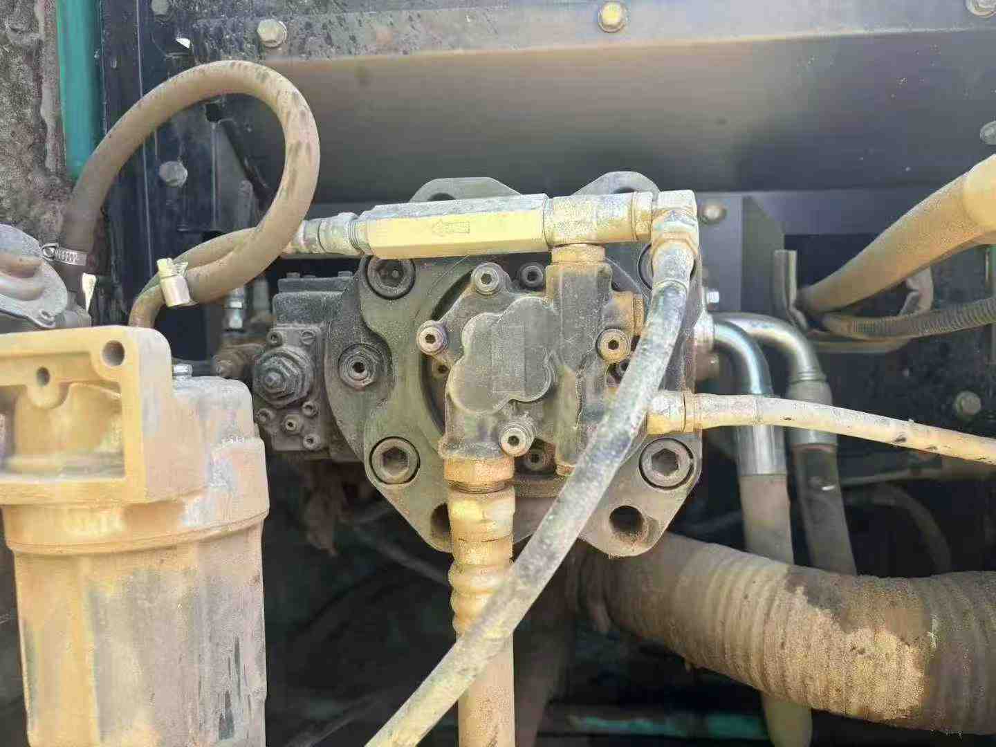 Used Kobelco SK200 Excavator 2016 Model / 8