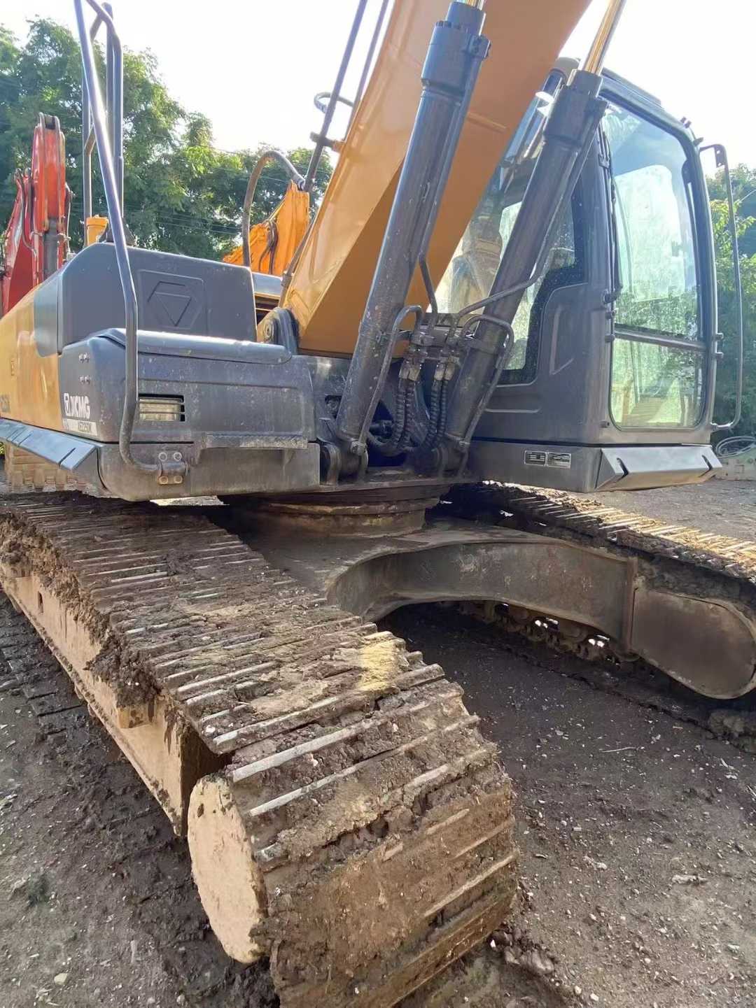 Used XCMG XE245GH Excavator 2020 Model / 3