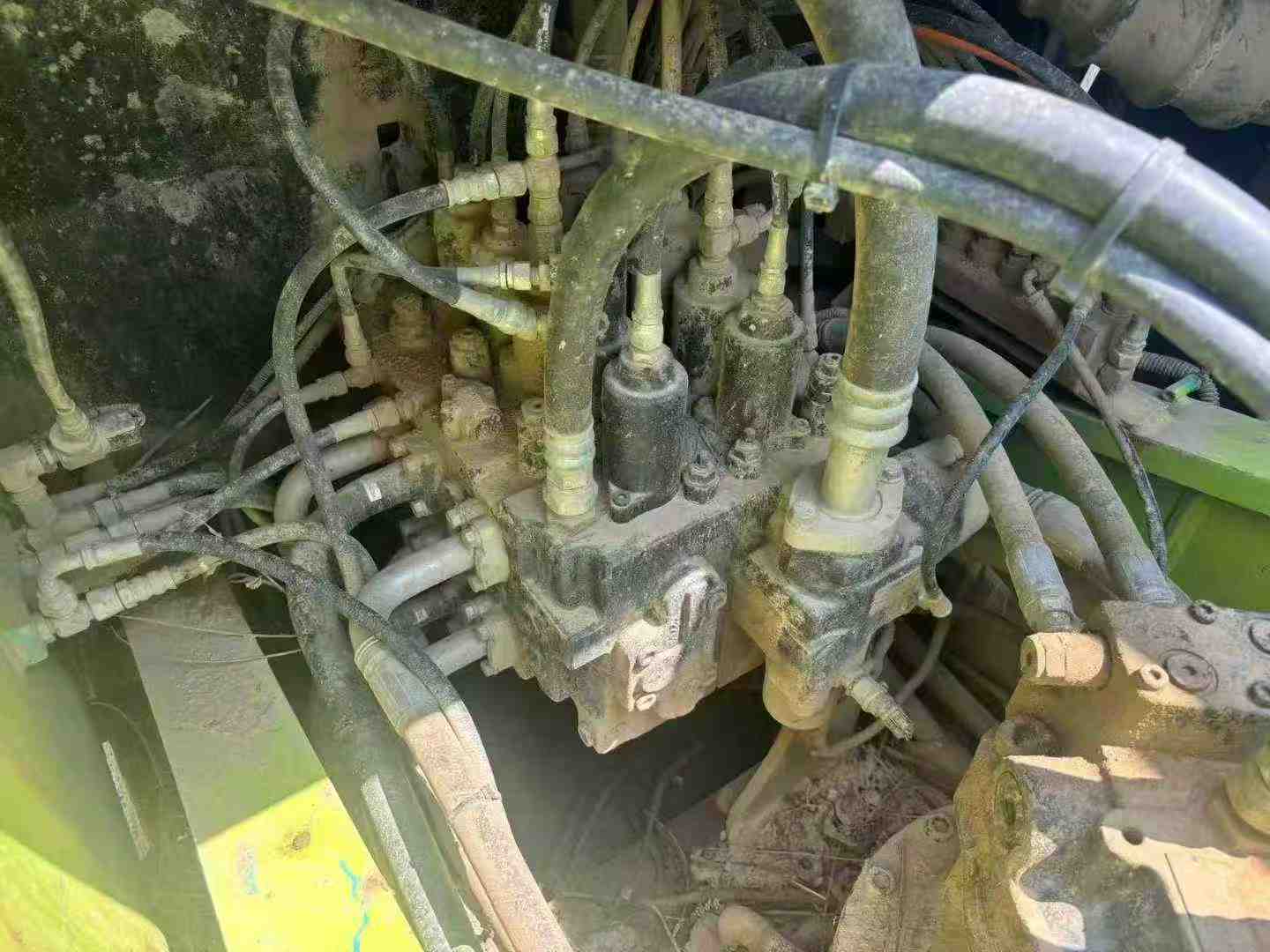 Used Kobelco SK200 Excavator 2016 Model / 3