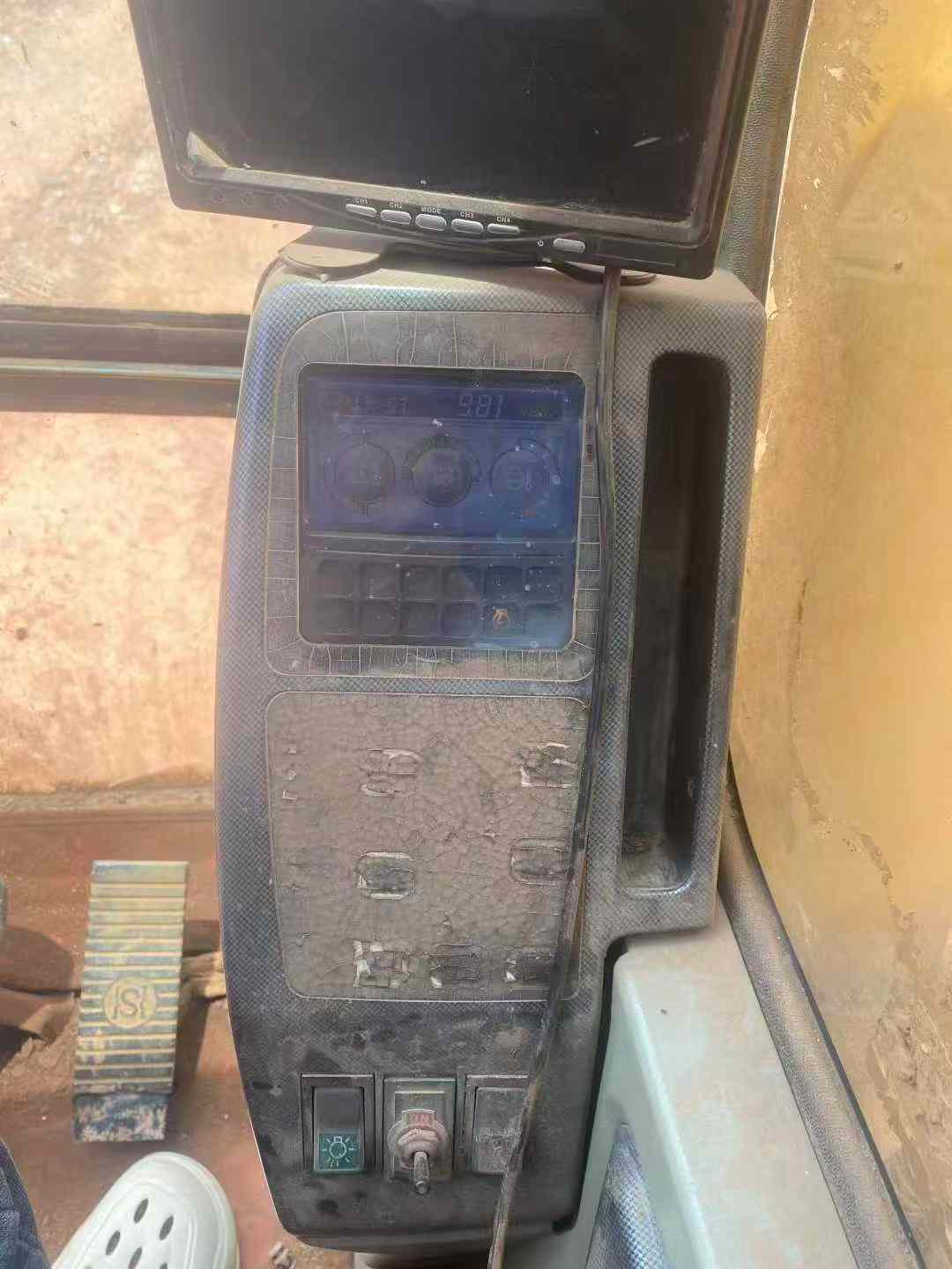 Used Hyundai R215-7 Excavator 2016 Model / 3