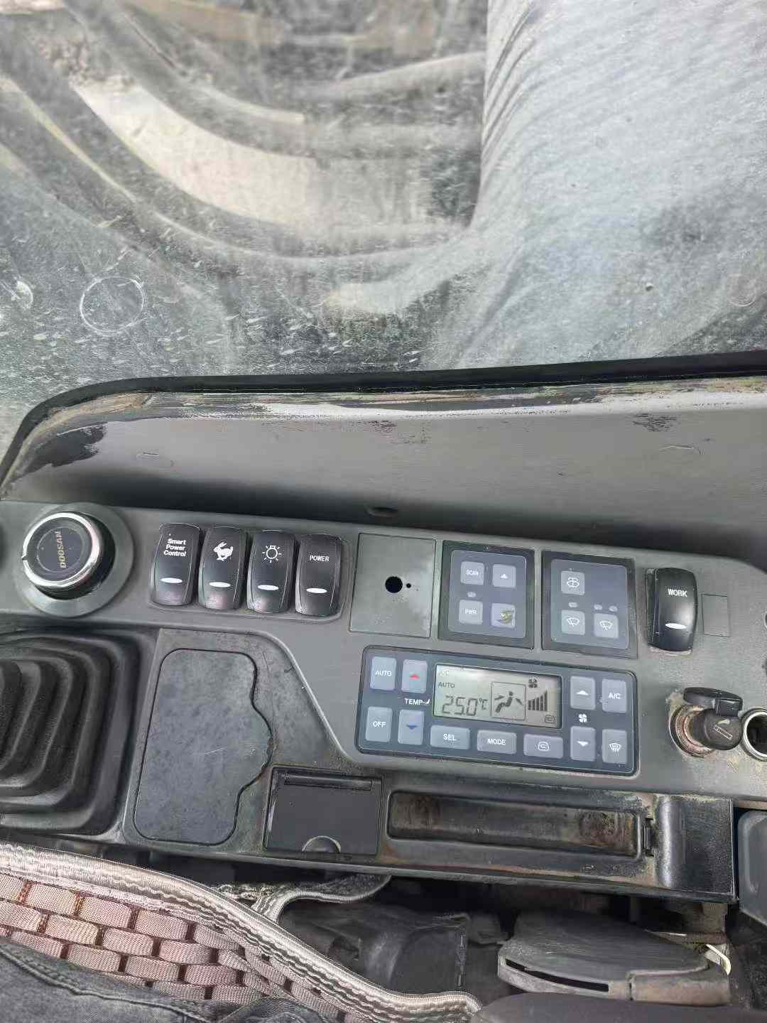 Used Doosan DL420 Excavator 2020 Model / 7