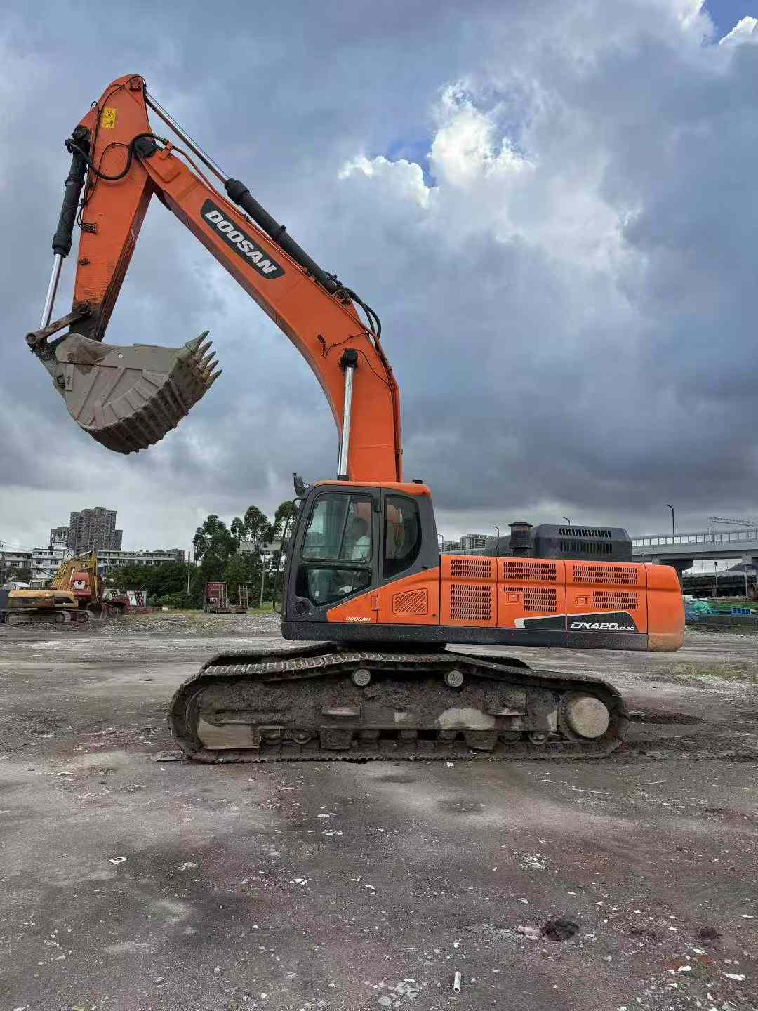 Used Doosan DL420 Excavator 2020 Model / 2