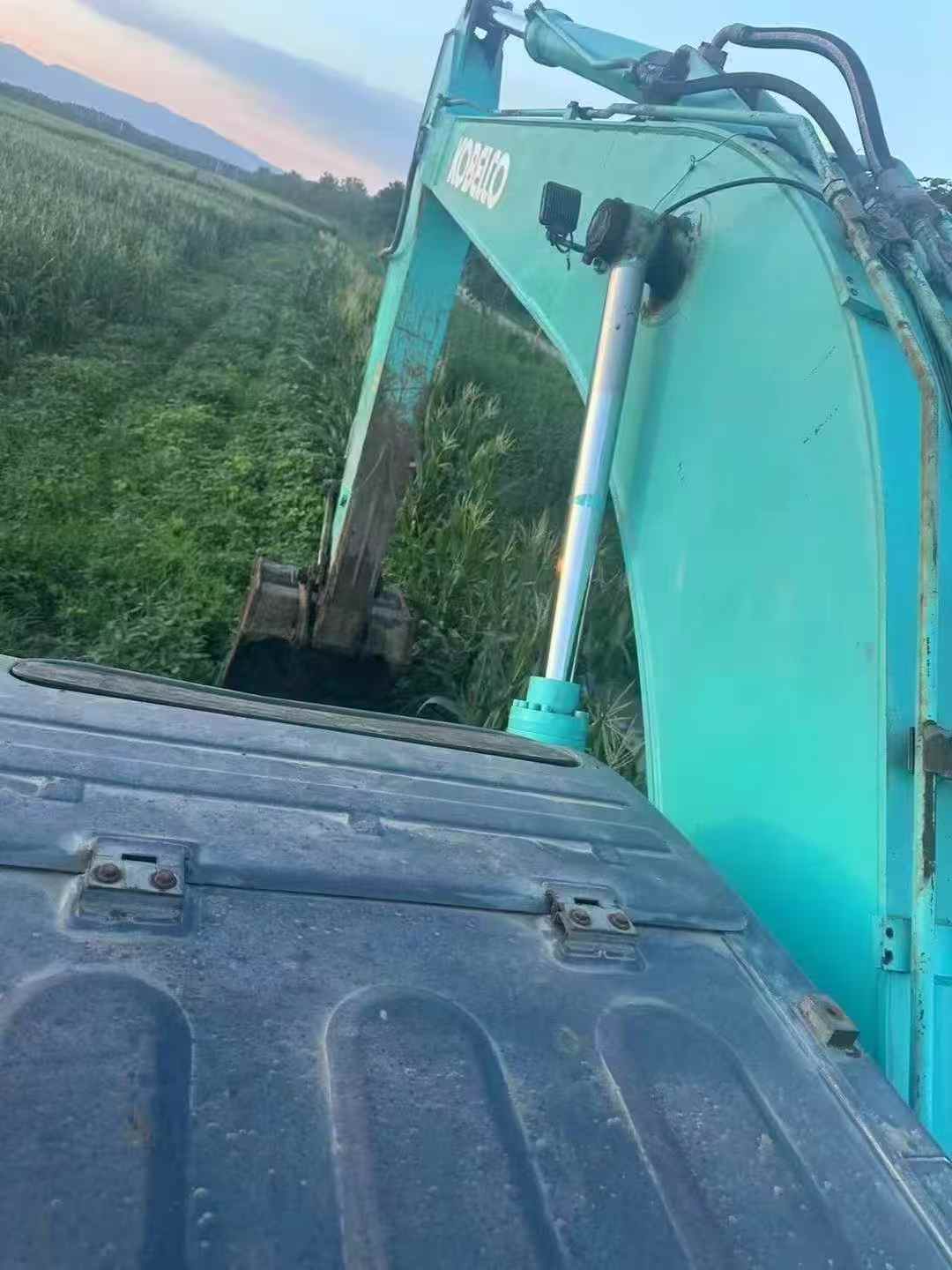 Used Kobelco SK200 Excavator 2011 Model / 7