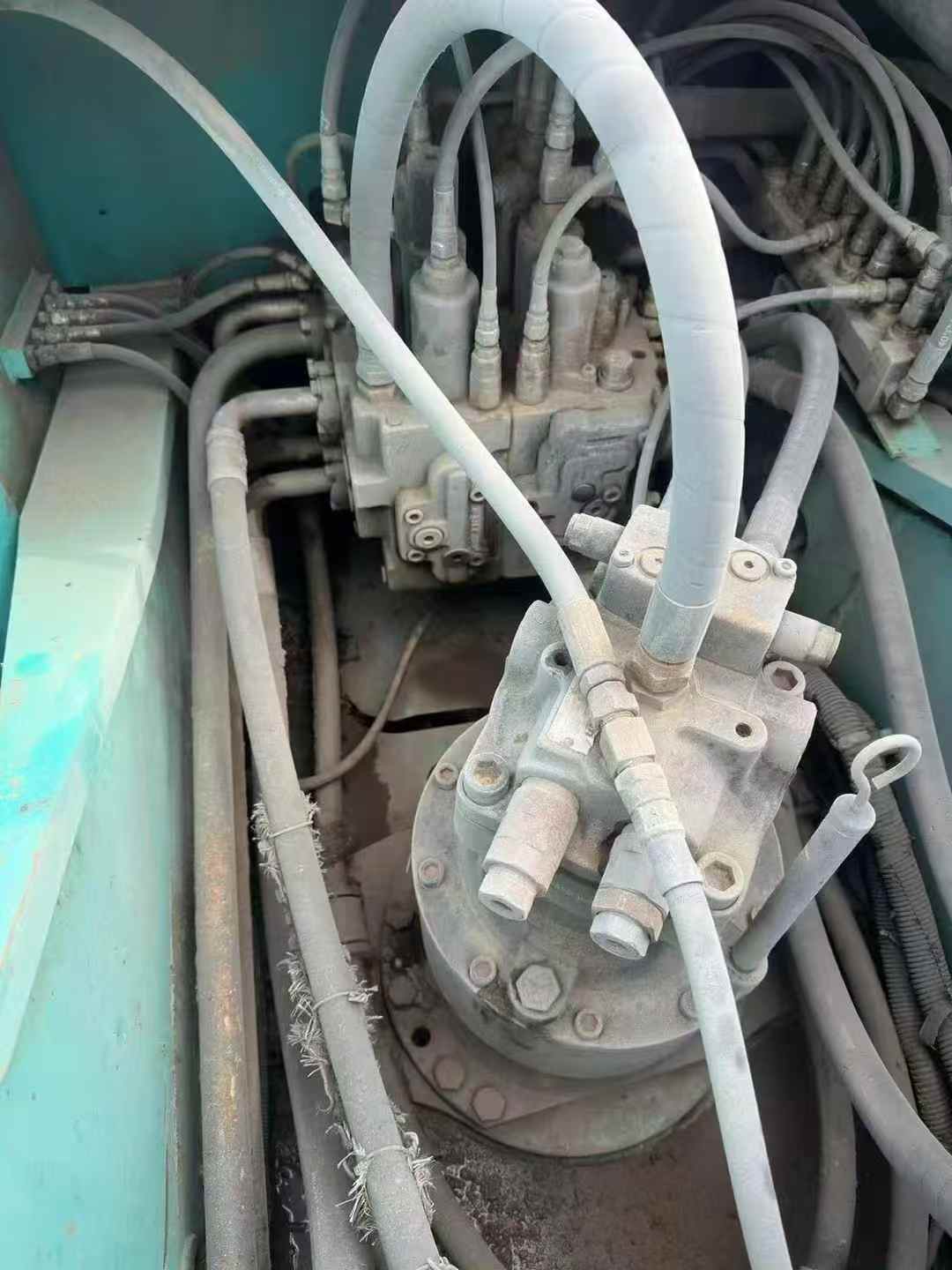 Used Kobelco SK210 Excavator 2011 Model / 4