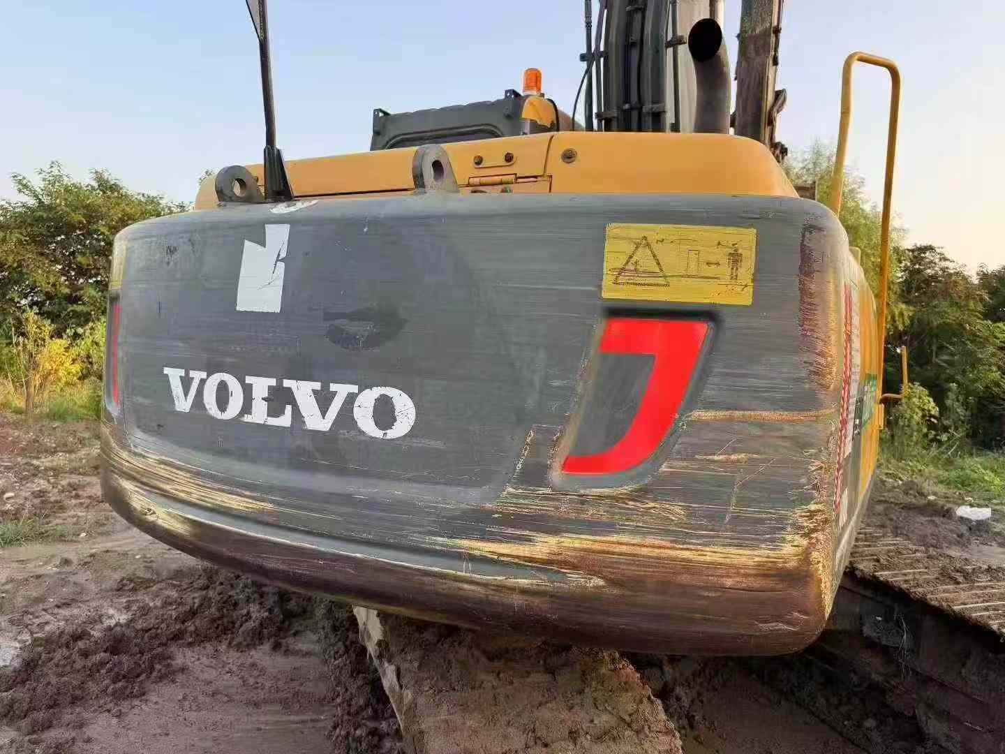 Used Volvo EC140 Excavator 2016 Model / 3