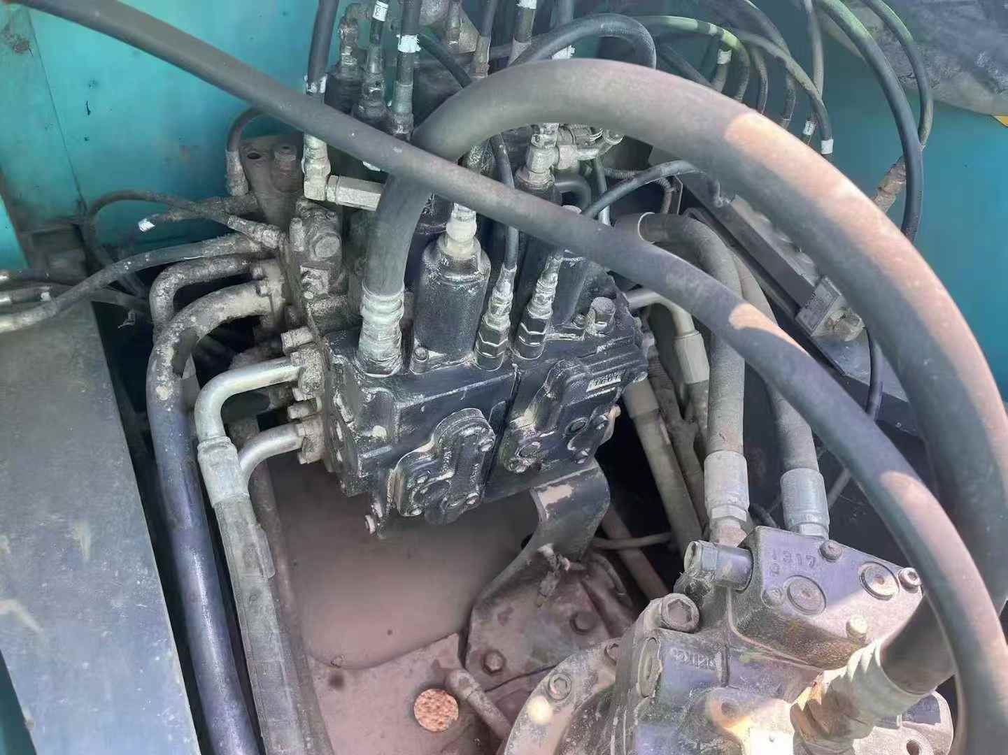 Used Kobelco SK200 Excavator 2014 Model / 9