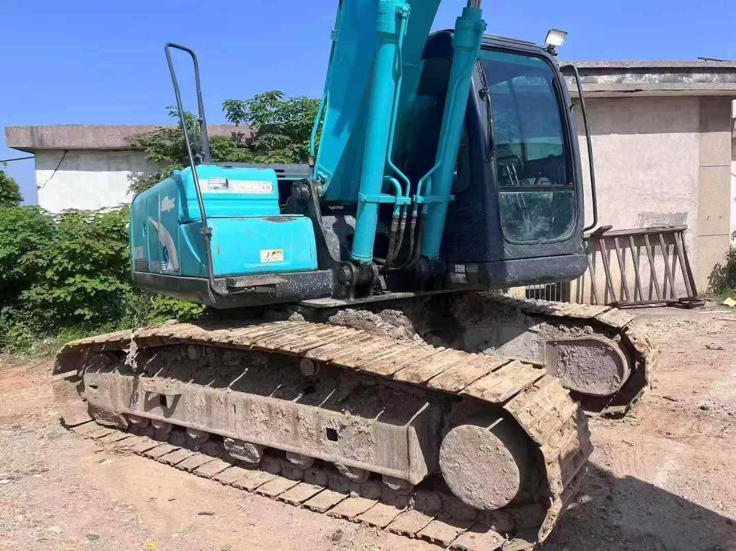 Used Kobelco SK200 Excavator 2014 Model / 3