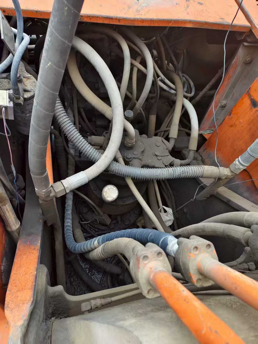 Used Doosan DH220-7 Excavator 2016 Model / 3