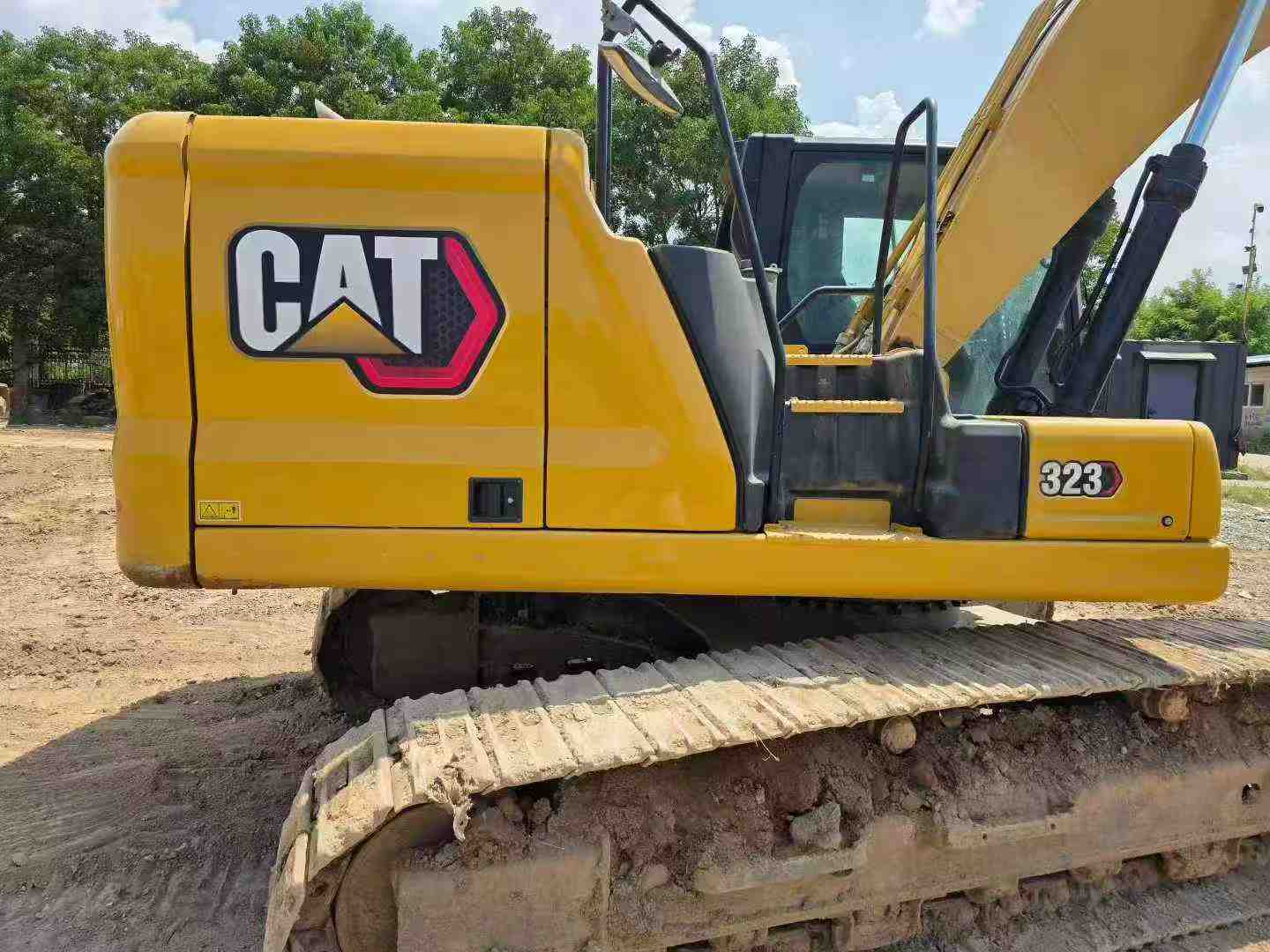 Used Caterpillar 323 Excavator 2021 Model / 3