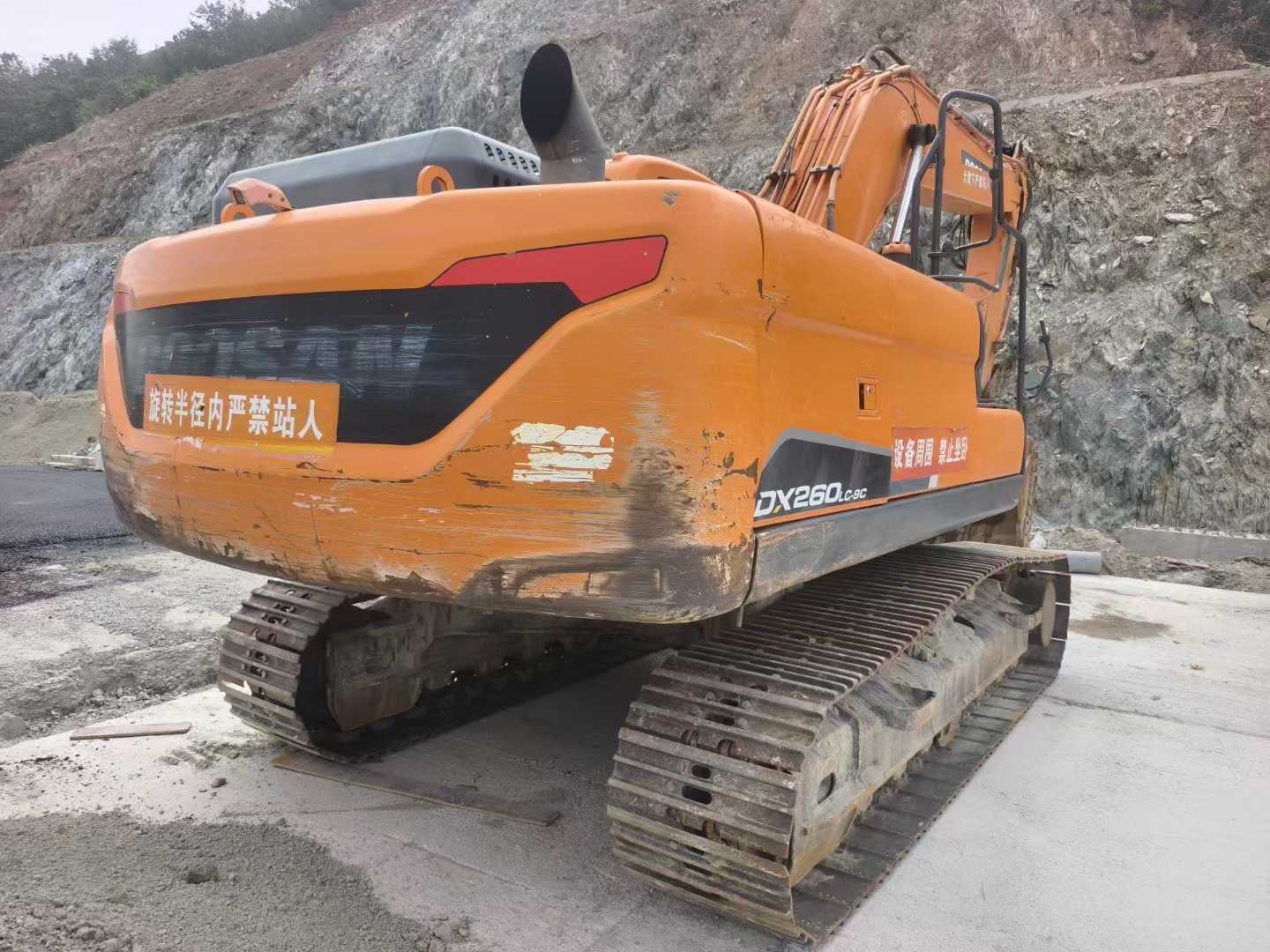 Used Doosan DH200-3 Excavator 2020 Model / 4