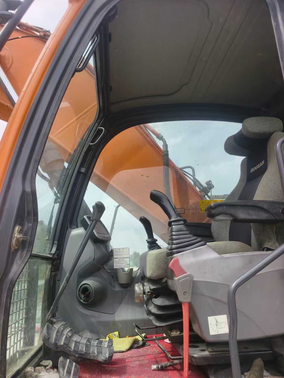 Used Doosan DH200-3 Excavator 2020 Model / 9