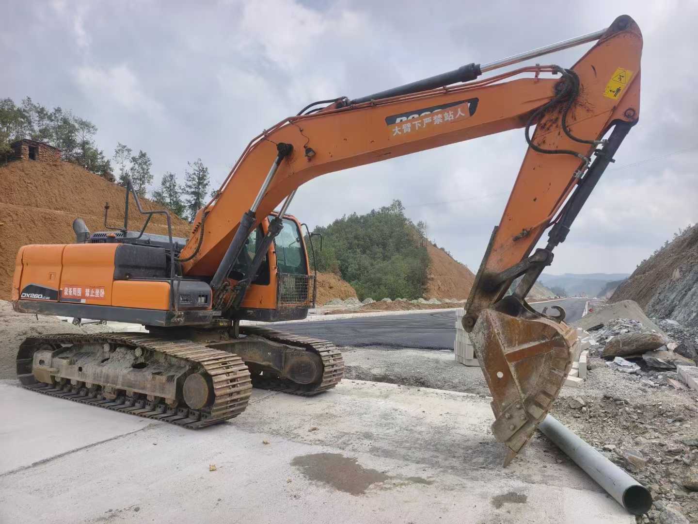 Used Doosan DH200-3 Excavator 2020 Model / 2